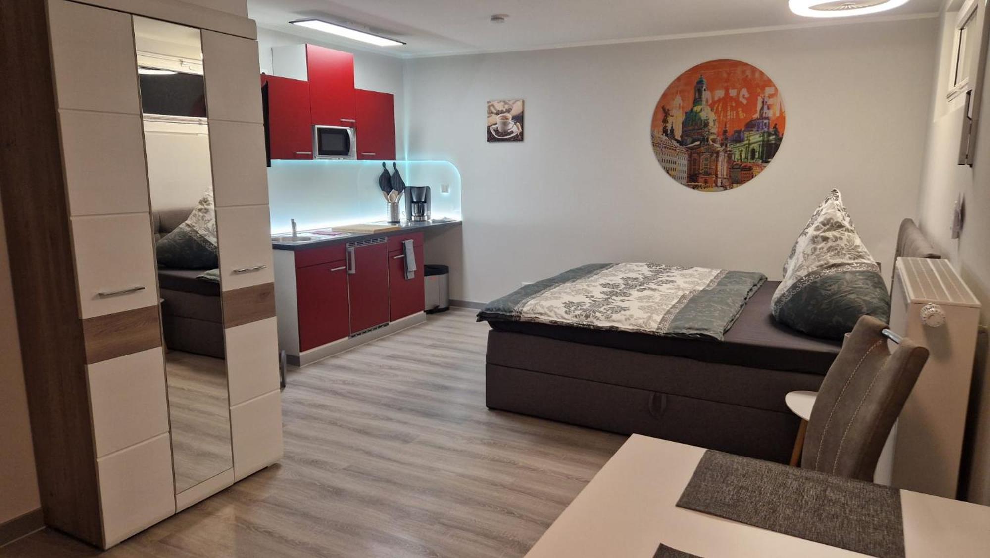 Ferienwohnung Oder Studio Dresden-Neustadt Inkl Parkplatz Mit Balkon Oder Terrasse Quarto foto